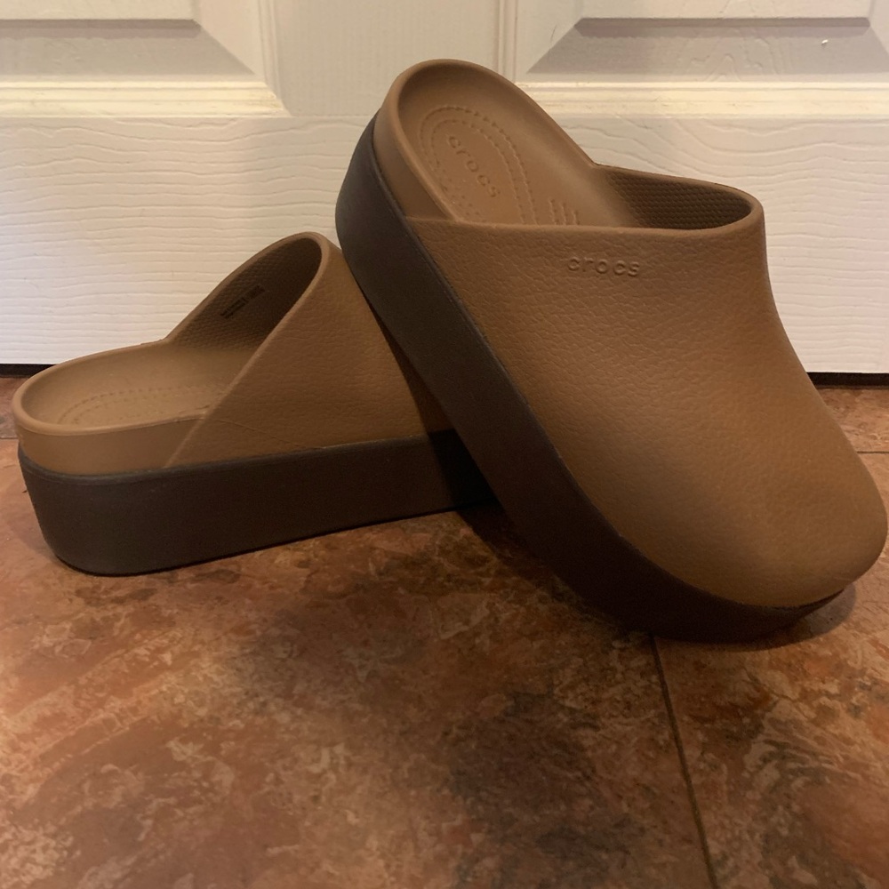 CROCS Women's Tan Platform Mules